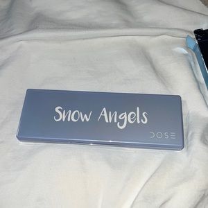 Snow angels Dose of color makeup palette